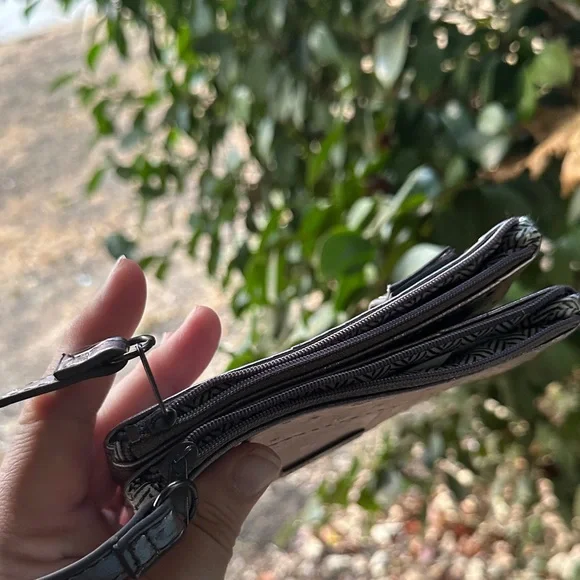 Steve Madden Shimmering Silver Wristlet - Picture 14 of 15